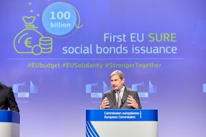 Press conference J. Hahn on the first issuance of social SURE bonds